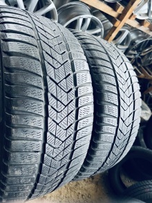 235 40 19 Pirelli Sottozero3
