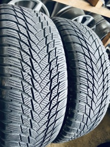 205 60 16 Bridgestone Blizzak LM001 
