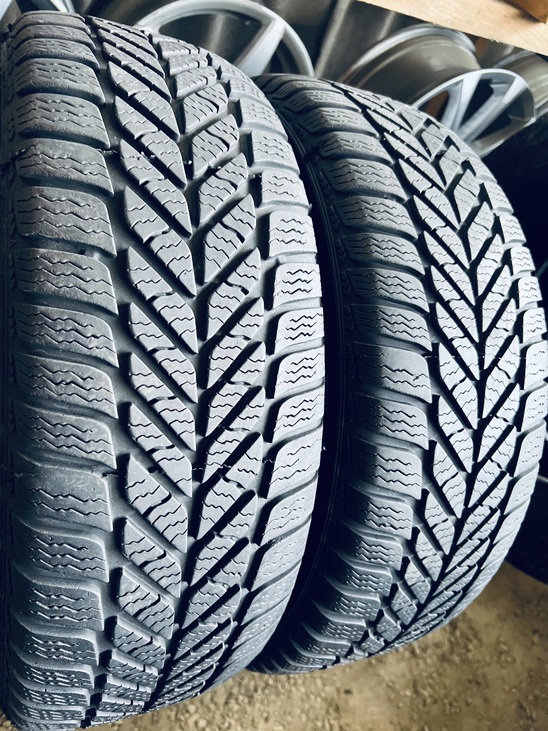 195 60 15 Goodyear Ultra Grip5