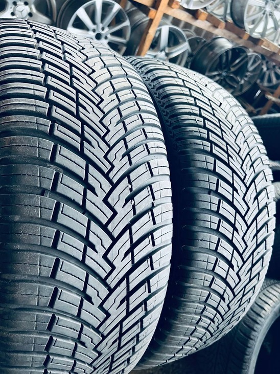  235 55 Pirelli All Season Scorpion SF2