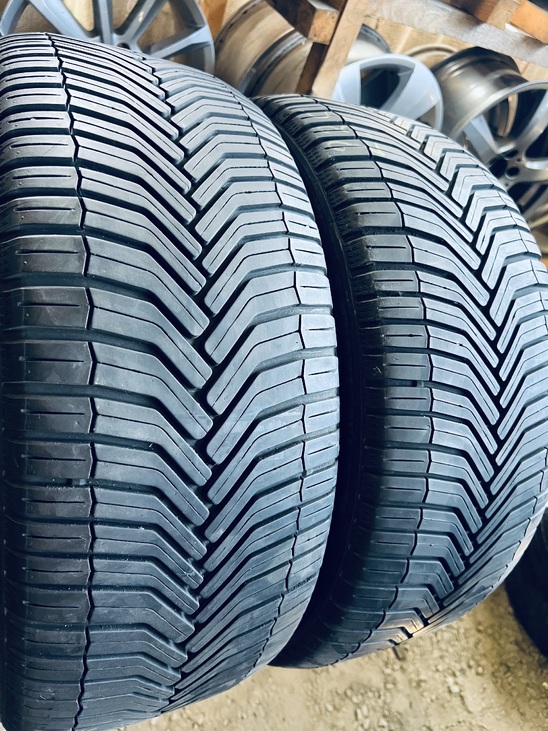 235 45 17 Michelin CrossClimate