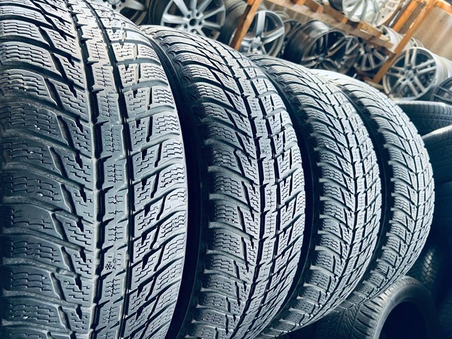 235 55 19 Nokian WR SUV3 