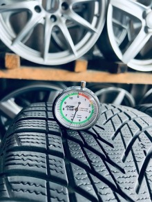 235 40 19 Goodyear UltraGrip Performance3 . Фото 9