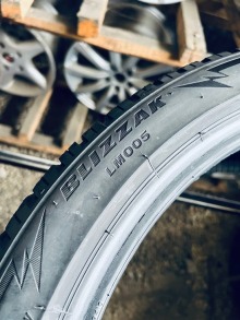 235 40 19 Bridgestone Blizzak LM005. Фото 10