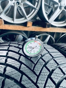 235 40 19 Bridgestone Blizzak LM005. Фото 6