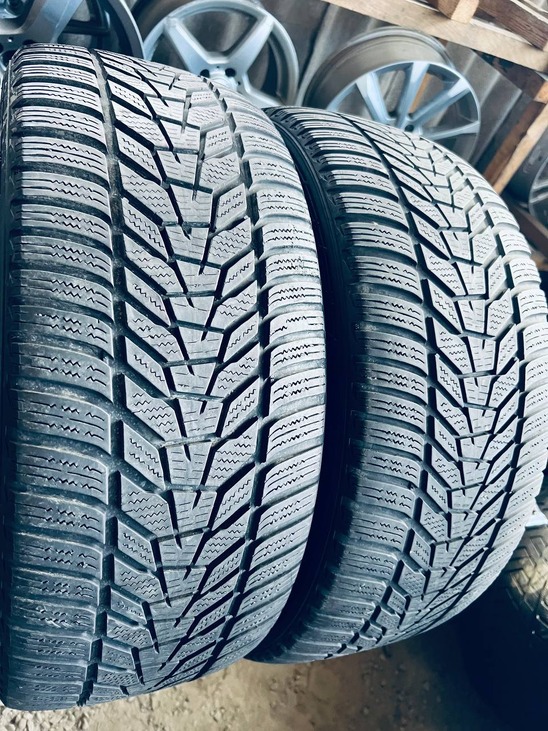 235 45 18 Hankook Winter I'Cept Evo3 