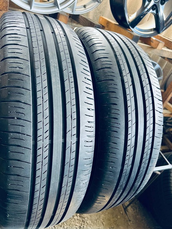 225 60 18 Dunlop Grandtrek