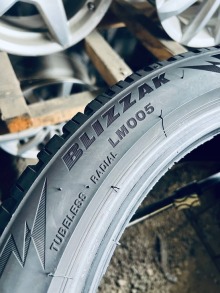  225 45 18 Bridgestone Blizzak LM005. Фото 8