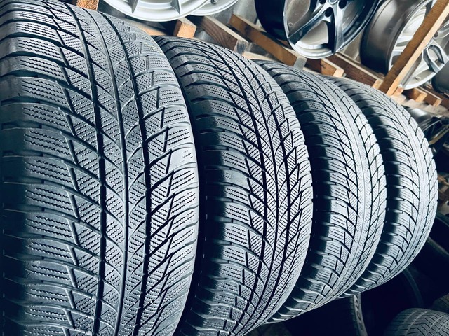  245 50 19 Bridgestone Blizzak LM001 Шини Резина Зимові