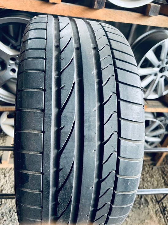 245 40 18 Bridgestone Potenza RE 050A