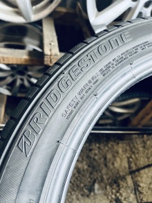 235 45 19 Bridgestone Potenza S001. Фото 8