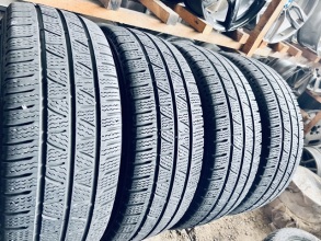 235 65 16C Pirelli Carrier Winter