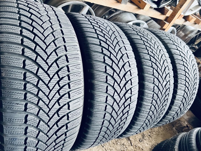 235 45 18 Bridgestone Blizzak LM005