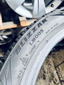 235 45 18 Bridgestone Blizzak LM005. Фото 12