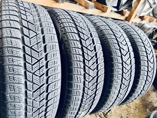 215 60 17 Pirelli Scorpion Winter
