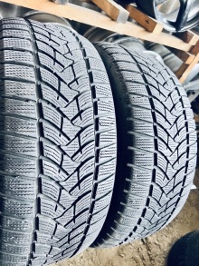 235 55 17 Dunlop Winter Sport 5