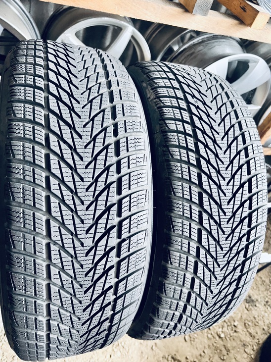 205 55 17 Goodyear UltraGrip Performance3