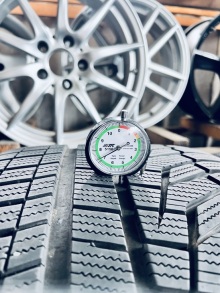 295 35 23 Hankook Winter I'Cept Evo2 Suv . Фото 7