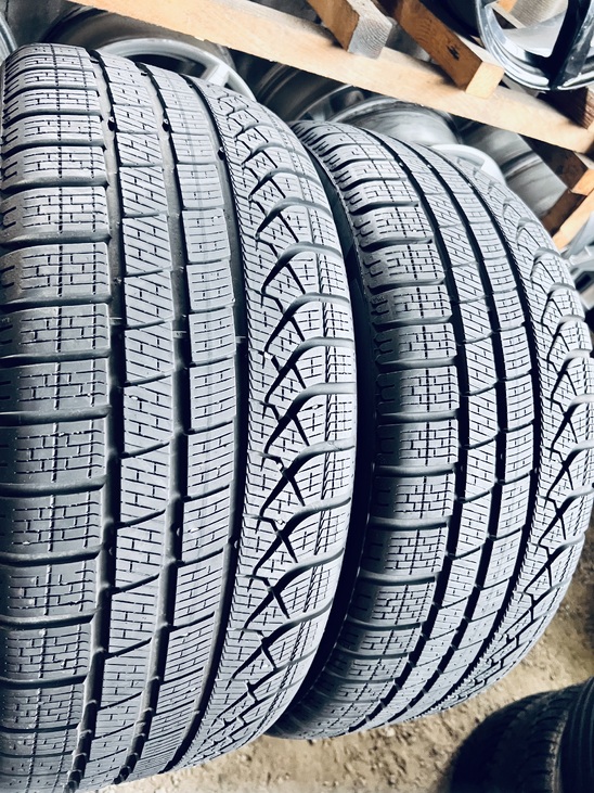 245 45 19 Pirelli P Zero Winter