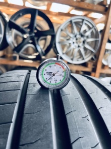 285 40 22 Bridgestone Potenza Sport . Фото 7