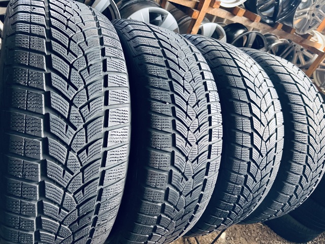 225 60 17 Goodyear Ultragrip Performance