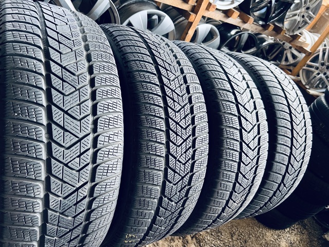  235 55 19 Pirelli Scorpion Winter[2522]
