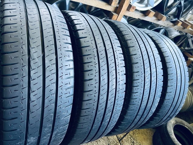 225 65 16C Michelin Agilis