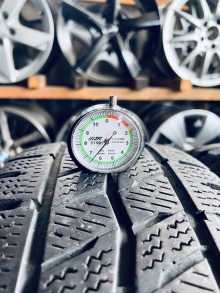 215 70 15C Hankook Winter i'Cept LV . Фото 4