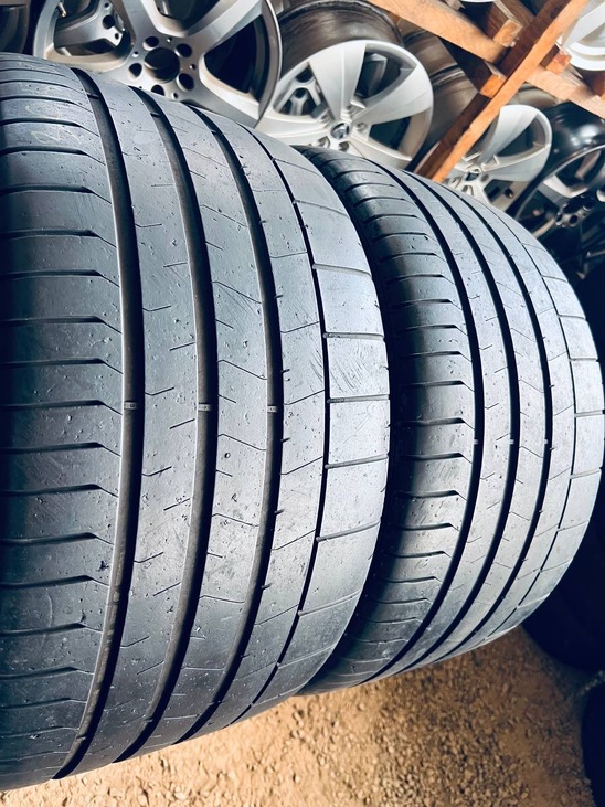 305 30 20 Pirelli P Zero