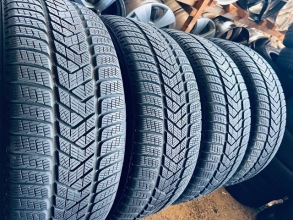 235 60 18 Pirelli Scorpion Winter 