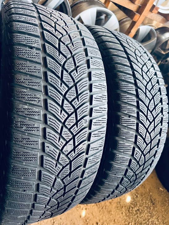 215 55 17 Goodyear UltraGrip Performance+
