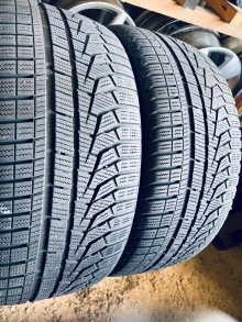 235 40 19 Hankook Winter I'Cept Evo2 