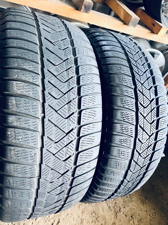 245 45 19 Pirelli Sottozero 3 RFT