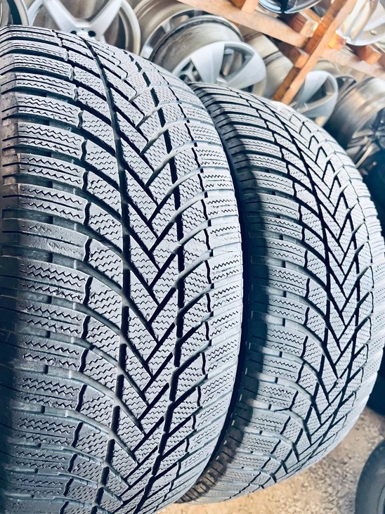 255 45 20 Bridgestone Blizzak LM005 