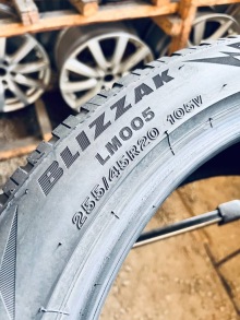 255 45 20 Bridgestone Blizzak LM005 . Фото 9