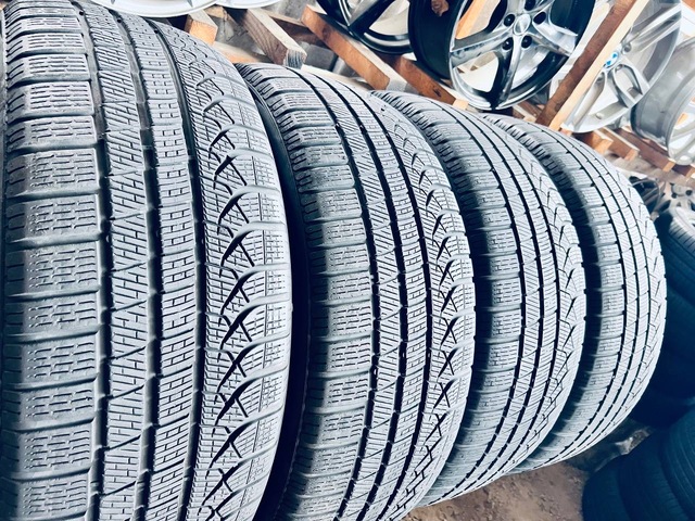 255 50 21 Pirelli P Zero Winter Elect 