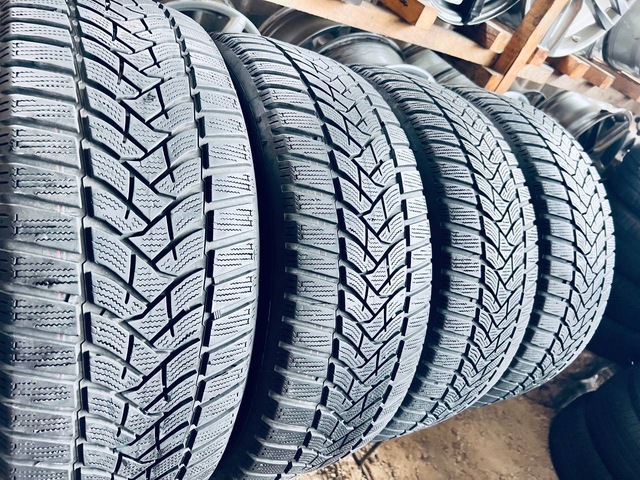 215 55 17 Dunlop Winter Sport 5 [4523]