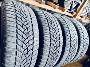 215 55 17 Goodyear UltraGrip Performance Gen-1 