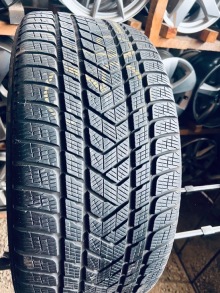 285 40 21 Pirelli Scorpion Winter 