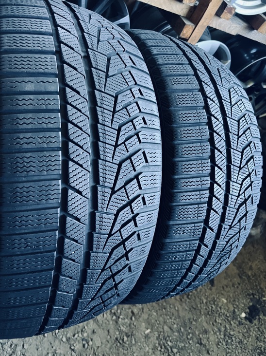 245 40 20 Sailun Ice Blazer Alpine Evo 