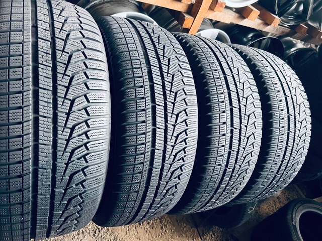 225 55 17 Hankook Winter I'Cept Evo2 