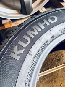 235 65 16C Kumho Winter PorTran CW1 . Фото 6