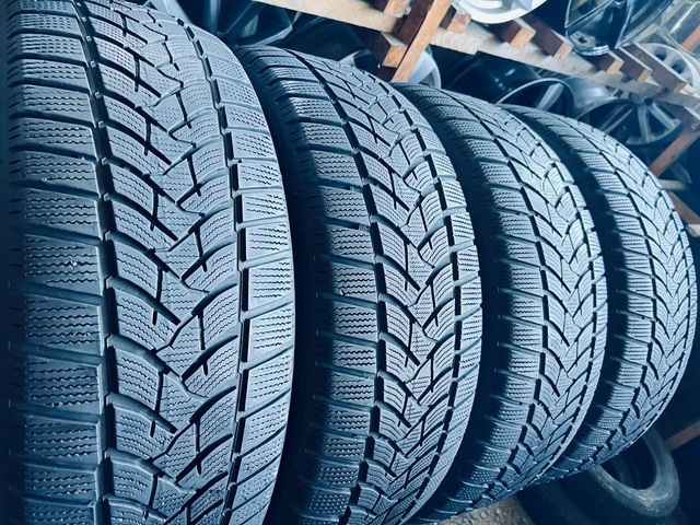 235 60 18 Dunlop Winter Sport 5 [3523]