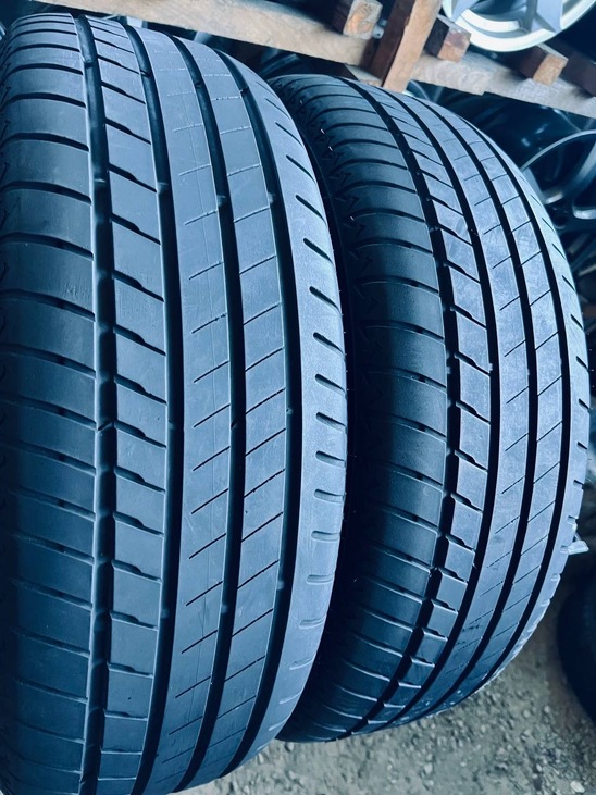 225 60 18 Bridgestone Alenza 001 
