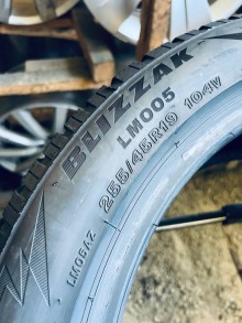 255 45 19 Bridgestone Blizzak LM005. Фото 10