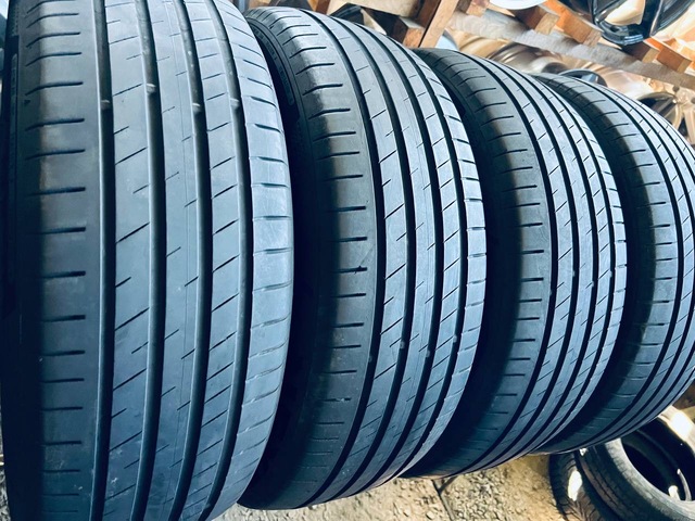 225 60 18 Nexen N Fera Sport 