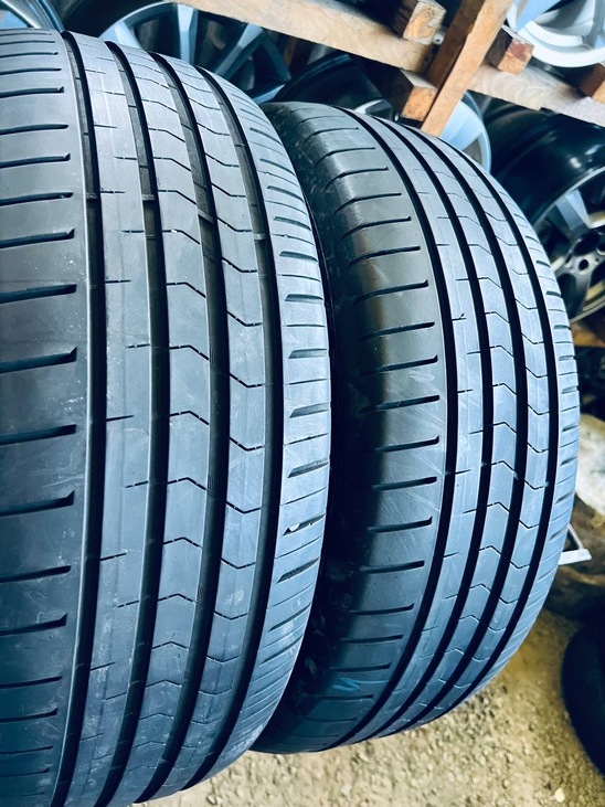 235 55 17 Vredestein Ultrac Satin