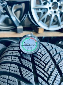 225 60 17 Bridgestone Blizzak LM001 . Фото 7