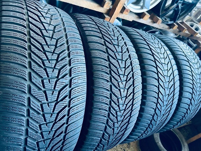 275 45 20+305 40 20 Hankook Winter I'Cept Evo3 X 