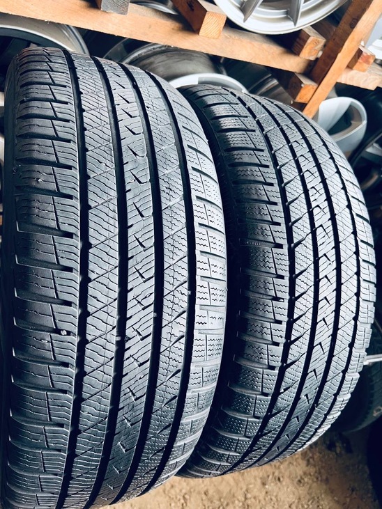 235 50 18 Vredestein Quatrac Pro 